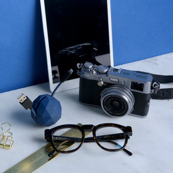 COSMO Lightning Cable with Storage 1.2 meter Marine Blue