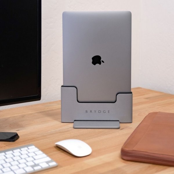 Vertical Dock for 15" Macbook Pro Silver