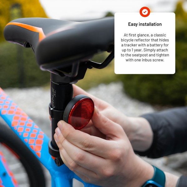 Smart Tracker Reflector for Bicycle