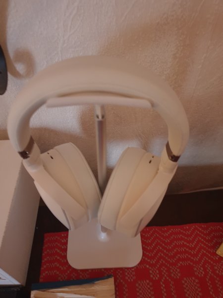 Posto Headphones Stand